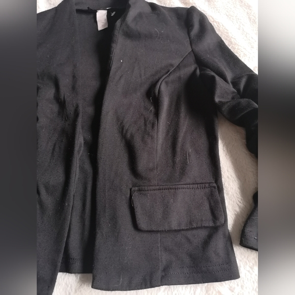 Black blazer. - Picture 3 of 8